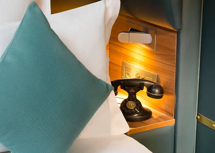 Hotel Whistler - Gare Du Nord